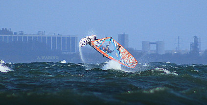 RRD windsurfing team rider Andreas i et flot loop